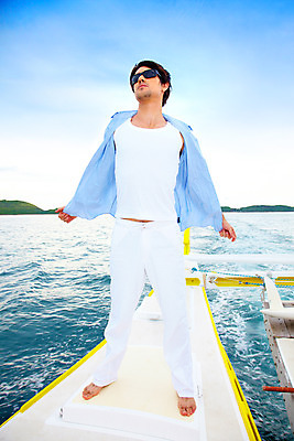 포토 JPG 주간 전신 서양인 구름 모델 해외기획촬영 남자 여유 바다 해외여행 여행 포즈 기획촬영 2009년태국 셔츠 요트 파타야 태국 하늘 휴가 휴식 한명 서기 사람 손짓 20대 성인 야외 여름 여름휴가 바캉스 선글라스 흰바지 남자만 남자한명만 성인남자만 청년만 청년남자만 청년남자한명만 성인한명만 성인남자한명만 성인만 국내포토 자연요소 외국인 1 해외 계절 감정 아시아 안경 컨셉 상의 배_교통 바지 모션 청년 파일형식 여름_계절