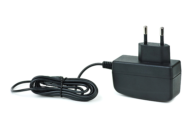 포토 JPG 해외이미지 백그라운드 사람없음 검은색 힘 흰색 플러그 작음 휴대용 플라스틱 USB 전자 철사 고립 미니 충전기 공급 해외202008 해외포토 컬러 재질 기계 크기 오브젝트 충전 파일형식