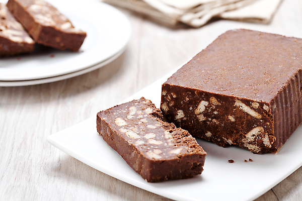 포토 JPG 해외이미지 접시 조각 실내 사람없음 초콜릿 달콤 해외202008 해외포토 식기 디저트 내부 맛 파일형식