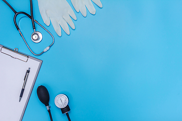 포토 JPG 해외이미지 라이프스타일 장갑 백그라운드 장신구 청진기 건강 병원 주사기 가면 사람없음 파란색 세트 약 우주 고통 장비 환자 의사 도구 도움 질병 정상 측정 붕대 테이프 머리위 처방 테라피 고립 돌봄 심장병 카피스페이스 해외202008 해외포토 잡화 감정 컬러 컨셉 의학 의료기기 모션 문구용품 생활 뷰티 공백 의료진 파일형식