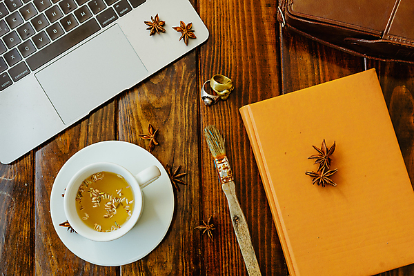 포토 JPG 해외이미지 직업 백그라운드 인터넷 비즈니스 사업가 탁자 주택 직장 실내 사람 사람없음 목재 가로 노트북 컴퓨터 사무실 디지털 공책 수확 키보드 반지 업무 작업 작업실 닫기 선택 정상 연결 무선전화기 책상 문서 파일 복고 머리위 경영 키패드 해골모형 스타일 해외202008 해외포토 나무 가구 컨셉 농업 회사 재료 장신구 모션 문구용품 내부 건물 전자제품 모형 전화기 파일형식