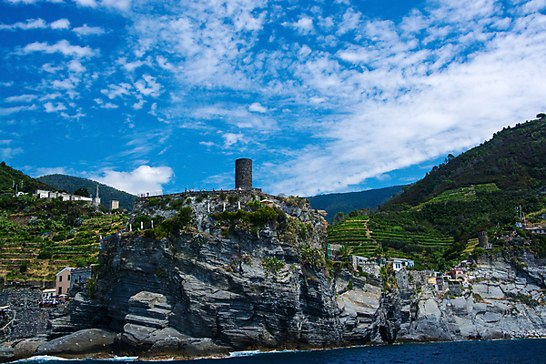 포토 JPG 해외이미지 건축양식 주택 어업 사람없음 야외 건물 물 마을 항구 이탈리아 도시 보트 역사 지중해 시력 옛날 해외202008 해외포토 자연요소 건축물 건축 유럽 산업 바다 배_교통 교통시설 파일형식