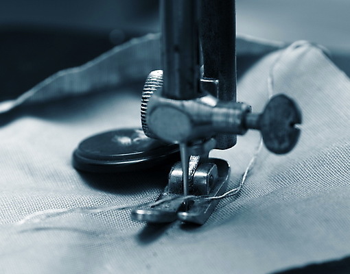 포토 JPG 해외이미지 디자인 옷 산업 백그라운드 공장 사람없음 유행 금속 검은색 기계 장비 수확 골동품 흰색 공구 직물 업무 실 제조 바느질 묘사 오브젝트 복고 땀 자수 재단 고립 옛날 조작 해외202008 해외포토 컬러 농업 공업 재질 도구 작업 파일형식