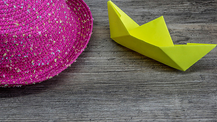 포토 JPG 해외이미지 아이콘 디자인 종이 분홍색 백그라운드 컨셉 일러스트 비즈니스 성공 추상 휴가 휴식 미술 취미 사람없음 목재 컬러풀 사무실 장난감 노란색 3D 꿈 흰색 보트 대표 크루즈 방향 심볼 사인 리더 종이접기 비전 고립 접기 캡모자 해외202008 해외포토 나무 모자_잡화 컬러 무늬 배_교통 재료 모션 문화예술 디지털합성 파일형식