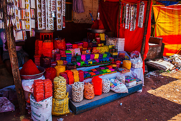 포토 JPG 해외이미지 전통 아시아 어린이 분홍색 여행 오렌지 고추 거리 건조 사람 동양인 소년 사람없음 빨간색 초록색 파란색 컬러풀 노란색 상점 축제 페인트 사발 시장 가루 인도인 향신료 유기농 매움 카레 힌두교 해외202008 해외포토 외국인 웰빙 남자 나라 종교 음식 컬러 채소 과일 인종 사기그릇 맛 향미료 파일형식