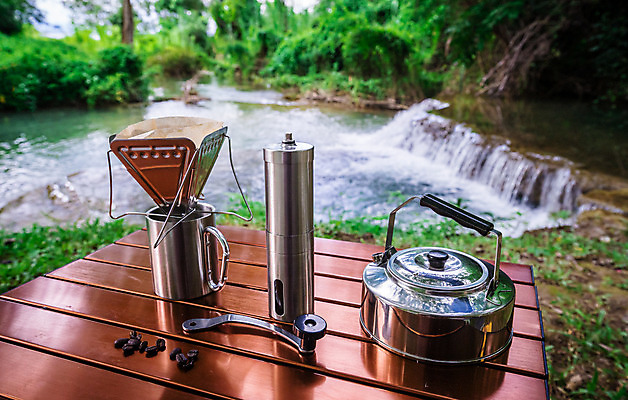 포토 JPG 해외이미지 커피 음료 음식 여행 백그라운드 자연 탁자 아침 콩 사람없음 야외 컵 물 소풍 금속 폭포 캠핑 장비 젖음 사막 흐름 머그컵 공구 신선 뜨거움 붓기 아침식사 숲 굽기 캠핑장 아로마 에스프레소 방법 스테인레스 카페인 필터 핸드메이드 해외202008 해외포토 주간 자연요소 식기 가구 컨셉 모션 재질 레저 곡류 야외활동 식사 도구 구이 생태계 파일형식