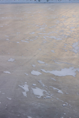 포토 JPG 해외이미지 계절 스포츠 백그라운드 겨울 패턴 자연 표시 표면 날씨 추상 건강 사람 사람없음 야외 가로 물 파란색 숫자 우주 냉동 얼음 경기장 추위 스케이트 스케이팅 금지 흰색 레이싱 정상 크리스탈 질감 서리 하키 스크래치 내추럴 해외202008 해외포토 자연요소 문자 스포츠용품 컬러 무늬 스포츠시설 겨울스포츠 시합 구기 광석 생태계 파일형식