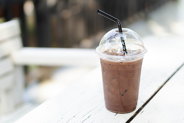 포토 JPG 해외이미지 음료 음식 백그라운드 유리 탁자 디저트 건강 사람없음 컵 여름 갈색 식당 초콜릿 얼음 카페 우유 에너지 추위 흰색 신선 액체 닫기 달콤 맛 시원함 설탕 상쾌 코코아 밀짚 쉐이크 떨림 모카 카페인 토고 맛있는 해외202008 얼림 해외포토 자연요소 식기 계절 감정 커피 컬러 가구 컨셉 모션 재질 유제품 상점 짚 파일형식 서아프리카