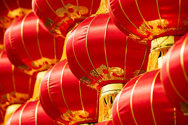 포토 JPG 해외이미지 전통 디자인 아시아 종교 종이 문화 여행 백그라운드 휴가 새로움 기념 매달리기 미술 동양인 이벤트 사람없음 장식 빨간색 빛 컬러풀 축제 중국 기도 등불 램프 축하 인사 행운 재산 연도 심볼 동쪽 많음 해외202008 해외포토 나라 컬러 컨셉 모션 문화예술 조명 인종 금융 예절 방향 파일형식