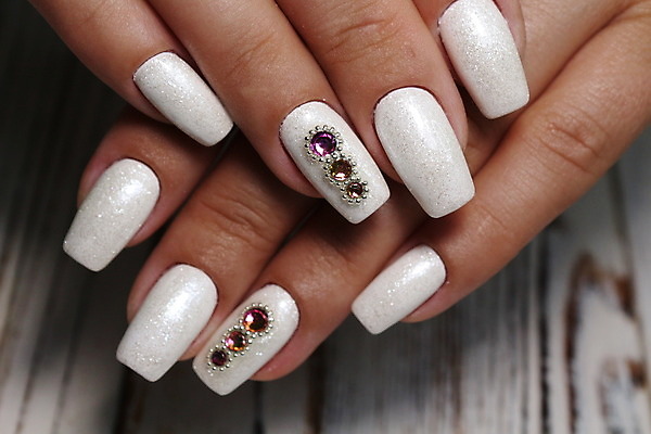 포토 JPG 해외이미지 손 여자 백그라운드 컨셉 아이디어 사람 성인 사람없음 파란색 유행 우주 검은색 산호 연도 슛 리빙 해외202008 해외포토 컬러 신체부위 자포동물 파일형식