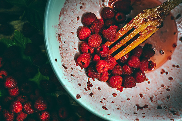 포토 JPG 해외이미지 모양 식물 열매 음식 백그라운드 잎 다이어트 과일 재료 자연 디저트 건강 사람없음 목재 가로 빨간색 초록색 컬러풀 활발 신선 그룹 사발 닫기 달콤 맛 먹기 유기농 질감 날것 산딸기 내추럴 숙성 채식주의자 카피스페이스 디톡스 비건 맛있는 해외202008 해외포토 나무 웰빙 컬러 컨셉 모션 공백 사기그릇 생태계 채식 파일형식