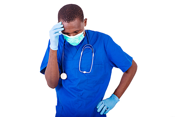 포토 JPG 해외이미지 직업 라이프스타일 무기 얼굴 유니폼 생각 청진기 아이디어 건강 병원 관리 손잡이 가면 한명 서기 사람 성인 간호사 의사 표현 잡기 질문 해결 고립 배려 심각 내려보기 해외202008 해외포토 1 옷 컨셉 의학 의료기기 모션 생활 신체부위 의료진 파일형식