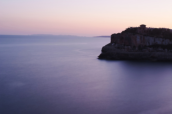 포토 JPG 해외이미지 나무 구름 바다 섬 하늘 휴가 휴식 등대 파노라마 사람없음 초록색 물 여름 파란색 햇빛 태양 탑 맑음 낭만 흰색 만 중세 동굴 스페인 지중해 천국 남쪽 터키석 해외202008 해외포토 자연요소 식물 건축물 계절 유럽 컬러 컨셉 날씨 촬영기법 역사 보석 방향 파일형식