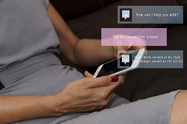 포토 JPG 해외이미지 40대 컨셉 통신 미래 대화 성인 사람없음 스마트폰 컴퓨터 디지털 자료 도움 어플리케이션 연결 토론 고객 뇌 전자 오디오 소통 대답 데이터베이스 이진법 인공 채팅 4G 해외202008 AI_인공지능 해외포토 중년 IT 말하기 사람 전자제품 핸드폰 스마트기기 수학 파일형식