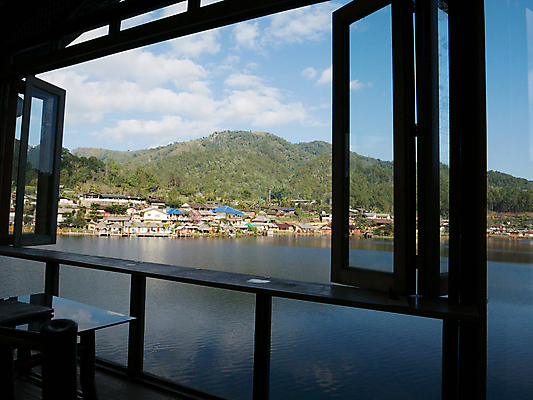 포토 JPG 해외이미지 구름 계절 공원 호수 커피 여행 백그라운드 의자 창문 자연 하늘 날씨 휴가 산 프레임 풍경 사람없음 야외 초록색 물 여름 강 햇빛 태양 환경 일몰 봄 하이킹 에너지 발코니 달 시간 분위기 숲 언덕 장면 천국 내추럴 전국 절정 해외202008 해외포토 자연요소 공공시설 음료 컬러 가구 컨셉 레저 노을 생태계 파일형식
