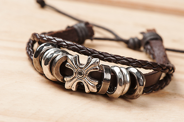 포토 JPG 해외이미지 팔찌 사람없음 가죽 오브젝트 해외202008 해외포토 장신구 파일형식