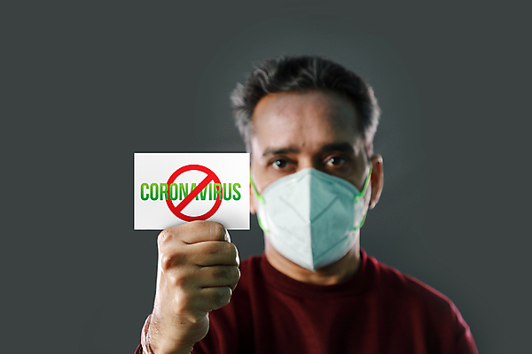 포토 JPG 해외이미지 남자 얼굴 건강 가면 한명 사람 동양인 도시 신용카드 보호 질병 인도인 감염 알레르기 그만 인플루엔자 전염병 필터 해외202008 해외포토 외국인 1 컨셉 의학 인종 신체부위 금융 바이러스 파일형식