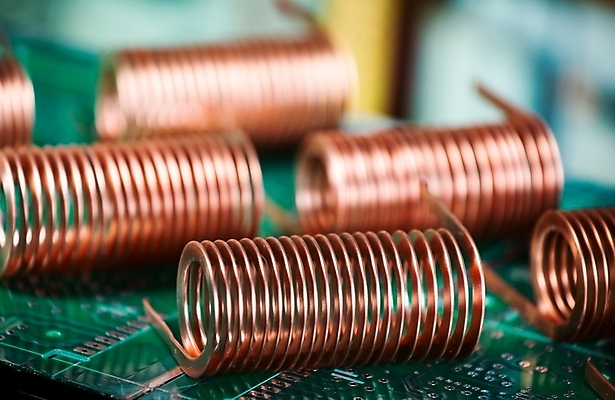 포토 JPG 해외이미지 산업 부분 사람없음 전자제품 컬러풀 환경 상점 금속 디지털 재활용 장비 실험실 쓰레기 연결 묘사 라디오 순환 반도체 전자 철사 공학 낭비 구리 복잡 하드웨어 힘찬 해외202008 해외포토 교육 컬러 컨셉 모션 재질 실험 컴퓨터 원소 친환경 파일형식