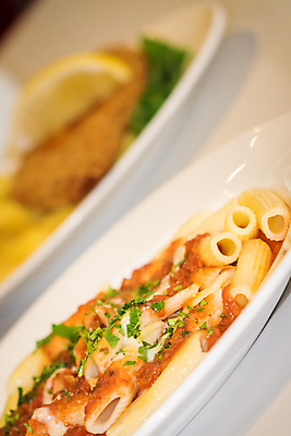 포토 JPG 해외이미지 전통 접시 백그라운드 다이어트 채소 파스타 파슬리 건강 마늘 스파게티 요리 사람없음 빨간색 초록색 식사 이탈리아 신선 뜨거움 고명 맛 지중해 먹기 허브 메뉴 매움 서빙 지역 레시피 후추 바질 점심식사 마카로니 입가심 펜네 핸드메이드 맛있는 해외202008 해외포토 식물 식기 유럽 바다 컬러 컨셉 모션 서양음식 향신료 파스타면 파일형식