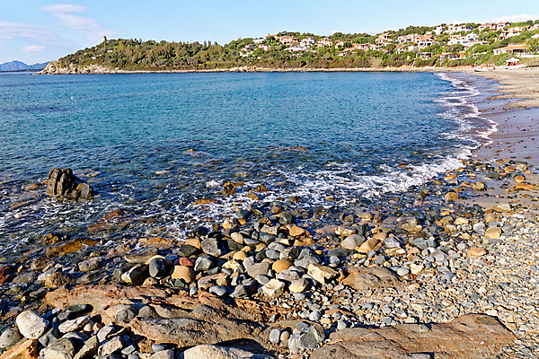 포토 JPG 해외이미지 유럽 모래 바다 섬 여행 자연 하늘 휴가 따뜻함 풍경 해변 사람없음 물 여름 파란색 모래사장 컬러풀 태양 환경 맑음 이탈리아 전원 만 고급 지중해 휴양지 에메랄드 남쪽 터키석 파라다이스 해외202008 해외포토 자연요소 계절 나라 컬러 컨셉 날씨 장소 전기에너지 보석 방향 생태계 파일형식