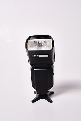 포토 JPG 해외이미지 백인 직업 라이프스타일 응시 남자 비즈니스 탁자 실내 미술 사람 취미 사람없음 내부 노트북 빛 카메라 디지털 스크린 사진촬영 장비 관찰 잡기 작업 비즈니스맨 선택 번개 사진사 필름 확인 예술가 슛 열정 심각 해외202008 해외포토 서양인 시선 감정 가구 컨셉 모션 날씨 문화예술 생활 전자제품 촬영 직장인 작가 파일형식