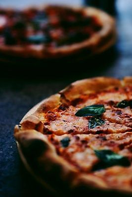 포토 JPG 해외이미지 식물 음식 빵 백그라운드 다이어트 토마토 채소 탁자 양파 치즈 파프리카 피자 패스트푸드 건강 요리 사람없음 목재 빨간색 초록색 컬러풀 주방 검은색 이탈리아 로켓 껍질 시골 지중해 준비 햄 날것 반죽 시금치 나폴리 밭일 석탄 얇은 영양분 주키니호박 채식주의자 피자집 해외202008 해외포토 나무 유럽 바다 컬러 가구 재료 유제품 서양음식 육류 상점 인스턴트 채식 파일형식