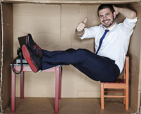 포토 JPG 해외이미지 전신 백인 남자 의자 탁자 한명 앉기 성인 옆모습 상자 사무실 업무 비즈니스맨 전화기 갇힘 답답함 성인남자한명만 해외202008 해외포토 서양인 1 뷰포인트 가구 비즈니스 모션 사람 작업 직장인 감각 남자한명만 성인남자만 파일형식