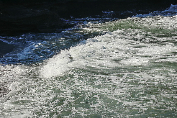 포토 JPG 해외이미지 남자 스포츠 파도 바다 여행 포즈 백그라운드 이동 모션 자연 하늘 휴가 사람 사람없음 야외 물 여름 파란색 힘 거품 젖음 가을 서핑보드 서핑 실패 떨어짐 승차 위험 속도 분무기 서퍼 단절 해외202008 해외포토 자연요소 계절 컬러 컨셉 운동선수 수상스포츠 보드_스포츠 좌절 생태계 파일형식