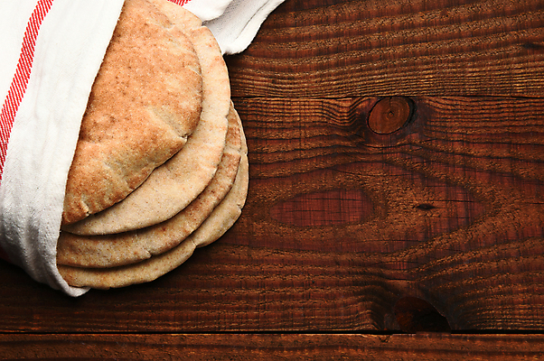 포토 JPG 해외이미지 전통 음식 빵 건강 요리 사람없음 목재 갈색 쌓기 식사 빵집 시골 신선 원형 중앙 맛 아침식사 밀 굽기 머리위 동쪽 피타 카피스페이스 해외202008 튀르키예 해외포토 도형 나무 아시아 컬러 컨셉 재료 모션 곡류 상점 공백 구이 방향 파일형식