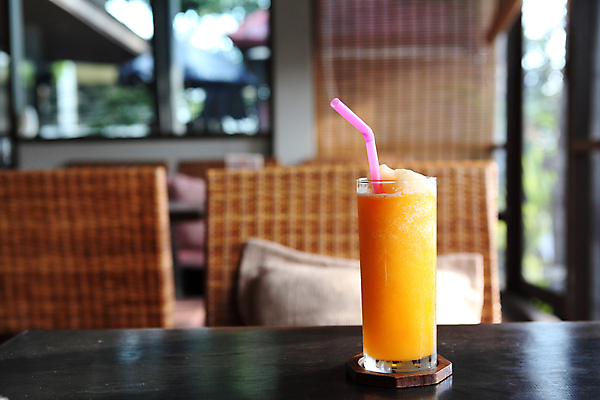 포토 JPG 해외이미지 음료 음식 줄기 조각 백그라운드 십자가 잎 다이어트 오렌지 과일 자연 유리 탁자 표면 휴가 귤 건강 사람없음 목재 초록색 물 노란색 침묵 주스 흐름 추위 흰색 신선 칵테일 고명 액체 상쾌 유기농 C 해외202008 움켜쥠 해외포토 자연요소 나무 식물 웰빙 알파벳 감정 컬러 가구 컨셉 재료 모션 재질 주류 소리 생태계 파일형식