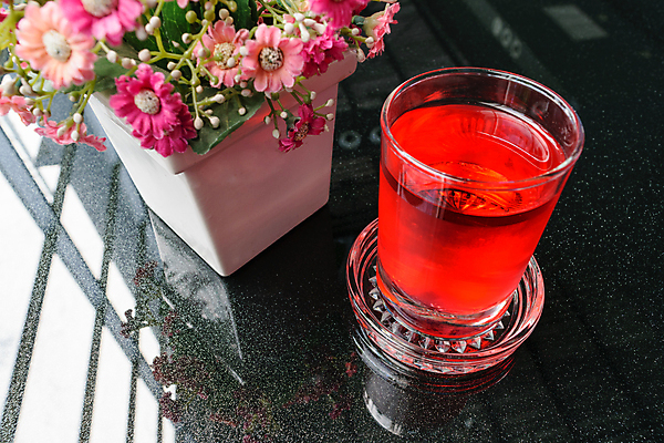 포토 JPG 해외이미지 꽃 안경 음료 음식 백그라운드 다이어트 과일 유리 탁자 추상 건강 사람없음 빨간색 물 파티 식당 검은색 주스 추위 신선 칵테일 바 투명 액체 달콤 시원함 갈증 상쾌 질감 콜라 부드러움 밀짚 내추럴 소다 스무디 해외202008 해외포토 자연요소 식물 잡화 감정 컬러 가구 무늬 재질 주류 이벤트 상점 감각 맛 짚 탄산음료 파일형식