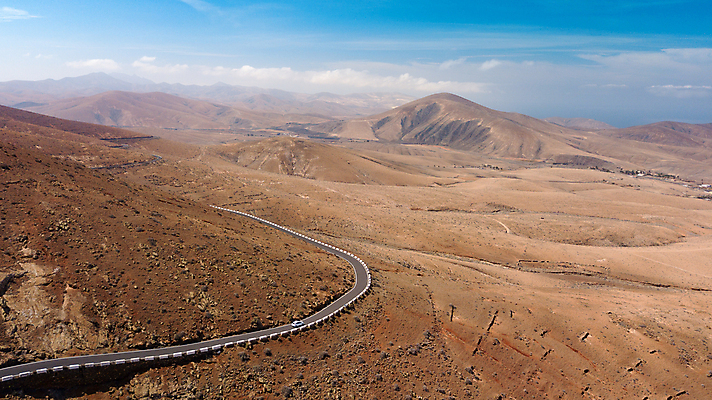 포토 JPG 해외이미지 도로 여행 곡선 교통시설 자연 하늘 산 거리 풍경 사람없음 야외 파란색 사막 고속도로 아스팔트 언덕 해외202008 해외포토 길 선 컬러 교통 시설 생태계 파일형식
