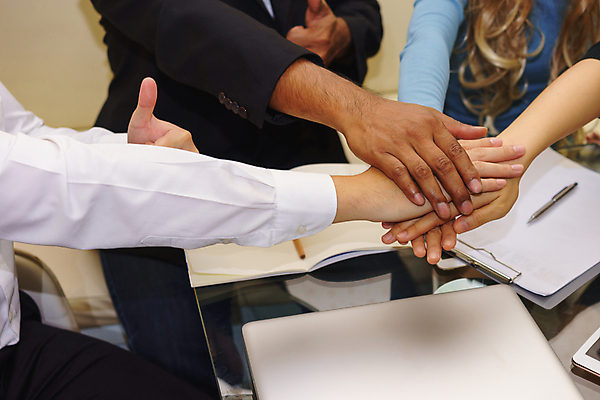 포토 JPG 해외이미지 학생 여자 남자 비즈니스 교실 관계 성공 협력 직장 함께함 관리 사람없음 노트북 사무실 우정 비즈니스맨 비즈니스우먼 그룹 연결 종업원 동료 과제 커뮤니티 지원 통일 해외202008 해외포토 직업 교육 컨셉 회사 학교 사람 친구 전자제품 직장인 파일형식