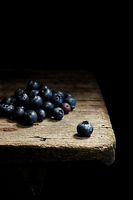 포토 JPG 해외이미지 열매 음식 백그라운드 다이어트 과일 자연 디저트 건강 사람없음 목재 파란색 신선 달콤 유기농 블루베리 날것 내추럴 숙성 맛있는 해외202008 해외포토 나무 식물 웰빙 컬러 재료 맛 생태계 파일형식