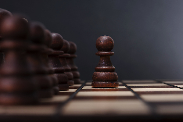 포토 JPG 해외이미지 조각 모션 놀이 성공 사람없음 반사 경쟁 도전 게임 체스말 체스 계획 싸움 지능 필승 해외202008 해외포토 컨셉 우승 말_게임 파일형식