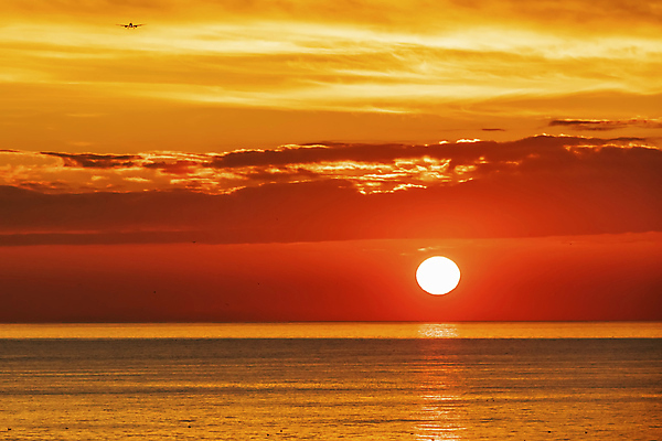 포토 JPG 해외이미지 구름 호수 파도 바다 여행 백그라운드 오렌지 건축양식 자연 하늘 아침 날씨 풍경 사람없음 야외 물 여름 파란색 빛 도시풍경 햇빛 태양 반사 노란색 일출 맑음 황혼 일몰 새벽 도시 황금 도심 저녁 장면 스카이라인 수평선 해외202008 해외포토 주간 자연요소 계절 건축 컬러 과일 노을 야간 생태계 파일형식