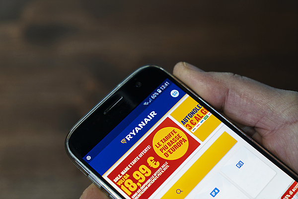 포토 JPG 해외이미지 구름 아이콘 손 디자인 백그라운드 컨셉 인터넷 일러스트 통신 모바일 세포 사람없음 스마트폰 핸드폰 컴퓨터 알약 디지털 스크린 웹 터치 정보 네트워크 메시지 어플리케이션 연결 무선전화기 전화기 스마트 심볼 항공 사인 전자 온라인 멀티미디어 고립 소셜 소프트웨어 인터페이스 터치스크린 해외202008 해외포토 자연요소 신체부위 전자제품 스마트기기 약 파일형식