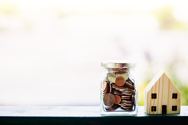 포토 JPG 해외이미지 모델 백그라운드 컨셉 돈 비즈니스 건축양식 성공 주택 사람없음 건물 목재 금융 경제 세일 동전 저축 재산 구매 계획 주식 작음 가격 투자 상승 이익 보험 대출 개발 렌탈 마케팅 세금 수입 예산 진짜 비용 해외202008 해외포토 나무 건축물 건축 재료 쇼핑 크기 파일형식