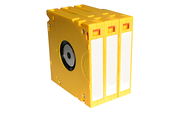 포토 JPG 해외이미지 산업 백그라운드 비즈니스 안전 사람없음 컴퓨터 노란색 상점 디지털 자료 정보 흰색 카세트테이프 중앙 파일 보안 테이프 수납 고립 지원 치유 해외202008 해외포토 컬러 문구용품 전자제품 파일형식