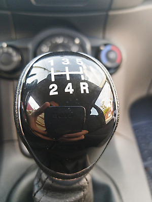 포토 JPG 해외이미지 손 이동 부분 교통시설 모션 자동차 새로움 실내 손잡이 사람없음 내부 상자 숫자 금속 검은색 힘 운전 판넬 막대기 변화 플라스틱 가죽 묘사 속도 시작 준비 전염 5 엔진 스위치 기어 자동 조작 스타일 해외202008 해외포토 문자 육상교통 컬러 교통 컨셉 재질 신체부위 질병 시설 감염 파일형식