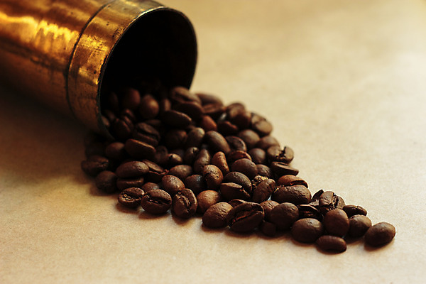 포토 JPG 해외이미지 종이 커피 음료 음식 재료 주방용품 아침 콩 건조 요리 씨앗 사람없음 갈색 노란색 쌓기 금속 검은색 어둠 카페 에너지 튀김 신선 뜨거움 황금 맛 아침식사 굽기 준비 유기농 질감 복고 회전 아로마 튜브 카푸치노 에스프레소 내추럴 놋쇠 단절 모카 아라비카 카카오 카페인 억울 해외202008 흩어짐 해외포토 주간 식물 웰빙 감정 컬러 생활용품 컨셉 모션 재질 곡류 상점 식사 구이 파일형식