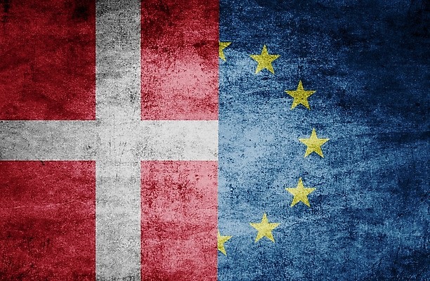 포토 JPG 해외이미지 전통 디자인 유럽 별 백그라운드 2 관계 벽지 덴마크 사람없음 파란색 컬러풀 유로 수확 깃발 심볼 사인 질감 복고 전쟁 북쪽 긴장 옛날 위기 유럽연합 전국 정치 경제학 해외202008 해외포토 자연요소 교육 감정 나라 컬러 돈 농업 북유럽 경제 방향 파일형식