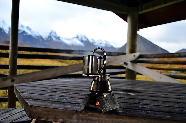 포토 JPG 해외이미지 산업 커피 여행 백그라운드 의자 교통시설 자연 탁자 하늘 산 사람 풍경 사람없음 야외 아웃포커스 초록색 물 여름 태양 환경 금속 기계 장비 업무 숲 보안 철강 철책 산맥 결석 해외202008 해외포토 자연요소 계절 음료 컬러 가구 교통 재질 촬영기법 안전 작업 시설 생태계 파일형식