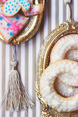 포토 JPG 해외이미지 모양 디자인 배너 계절 행복 음식 백그라운드 컨셉 크리스마스 겨울 패턴 벽지 디저트 새로움 주택 기념 프레임 선물 사람없음 장식 파란색 컬러풀 파티 얼음 축제 줄무늬 수확 흰색 축하 인사 신용카드 황금 달콤 연도 크림 그림 질감 생강 반투명 핸드메이드 프로스팅 맛있는 해외202008 해외포토 자연요소 기념일 감정 컬러 무늬 농업 채소 이벤트 건물 금융 예절 맛 제빵 파일형식