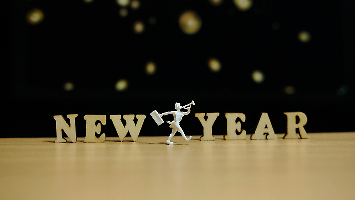 포토 JPG 해외이미지 디자인 행복 백그라운드 비즈니스 텍스트 탁자 성공 추상 휴가 미래 새로움 아이디어 사람 이벤트 사람없음 목재 장식 단어 장난감 숫자 검은색 어둠 블록 미니어처 달력 광대 흰색 축하 인사 업무 날짜 야간 12월 연도 서비스 카피스페이스 해외202008 해외포토 자연요소 나무 문자 감정 컬러 가구 컨셉 무늬 재료 모형 공백 예절 작업 파일형식