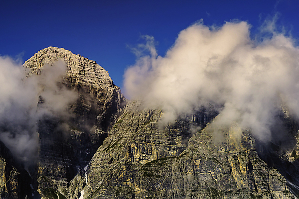 포토 JPG 해외이미지 주간 구름 외관 유럽 여행 자연 하늘 날씨 산 풍경 사람없음 야외 가로 파란색 맑음 하이킹 안개 시골 오스트리아 알프스 슛 내추럴 뿌연 해외202008 해외포토 자연요소 나라 컬러 레저 생태계 파일형식