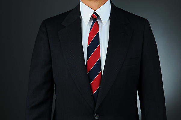 포토 JPG 해외이미지 백인 모델 직업 남자 비즈니스 사업가 넥타이 한명 서기 사람 사람없음 가로 어둠 회색 흰색 비즈니스맨 경영자 몸통 경영 해외202008 해외포토 서양인 1 잡화 컬러 모션 신체부위 직장인 리더 파일형식