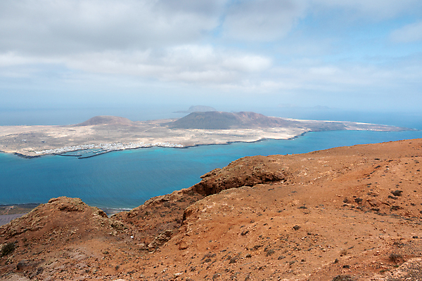 포토 JPG 해외이미지 구름 공원 유럽 바다 섬 여행 자연 하늘 휴가 산 안테나 파노라마 풍경 사람없음 야외 물 여름 파란색 여행객 스페인 언덕 화산 대서양 발견 스페인어 절정 해외202008 해외포토 자연요소 계절 공공시설 나라 컬러 통신 촬영기법 사람 생태계 파일형식