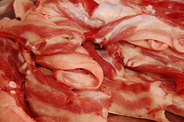 포토 JPG 해외이미지 음식 조각 육류 돼지고기 사람없음 빨간색 식사 신선 시장 맛 자르기 먹기 날것 성분 해외202008 해외포토 컬러 컨셉 식재료 모션 파일형식