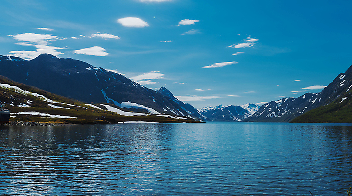 포토 JPG 해외이미지 구름 공원 유럽 호수 여행 자연 하늘 산 파노라마 노르웨이 국립공원 풍경 사람없음 야외 초록색 물 여름 파란색 계곡 얼음 하이킹 바위 장면 북쪽 스칸디나비아 전국 절정 해외202008 해외포토 자연요소 계절 공공시설 나라 컬러 레저 촬영기법 돌_바위 방향 생태계 파일형식